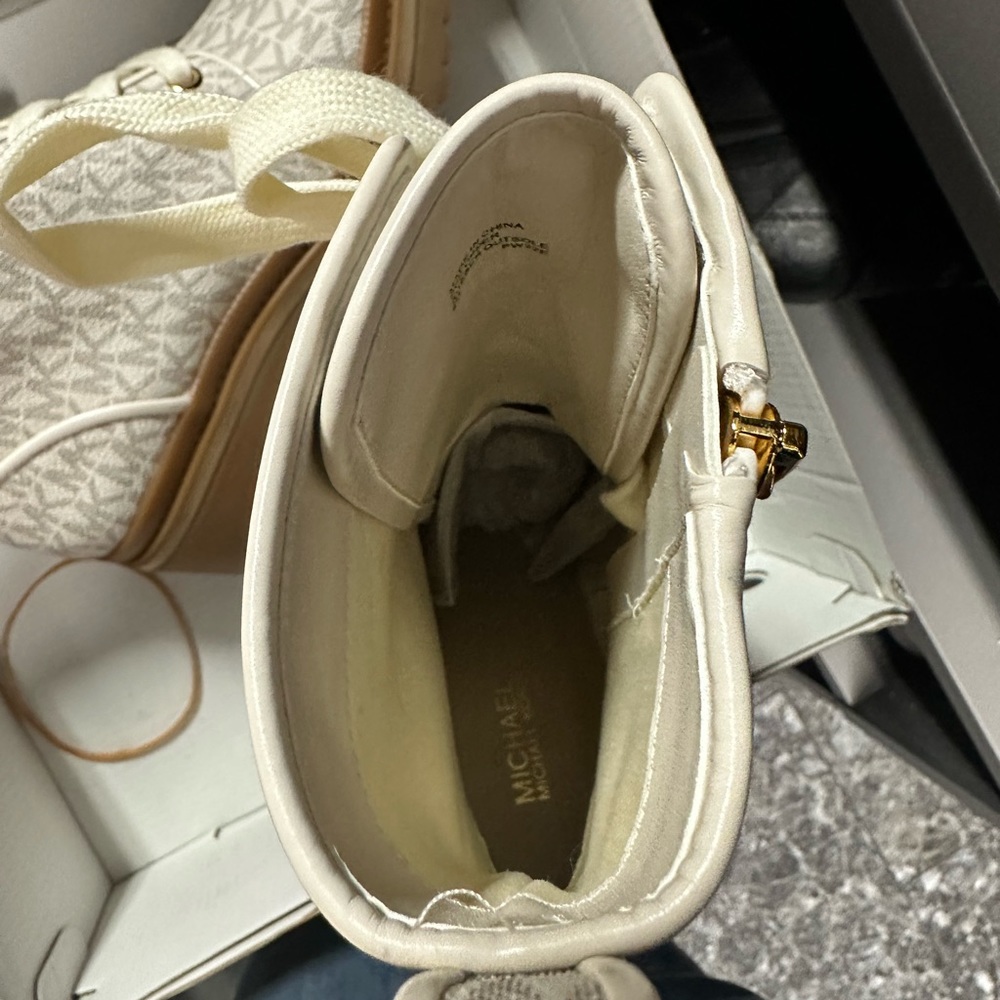Michael Kors Corey Bootie 8M - Picture 4 of 6